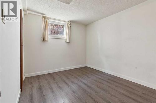 450 34 Avenue Nw, Calgary, AB - Indoor Photo Showing Other Room