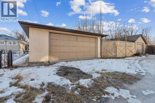 450 34 Avenue Nw, Calgary, AB - Outdoor