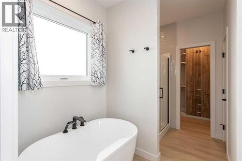 12 Emmett Crescent, Red Deer, AB - Indoor Photo Showing Bathroom