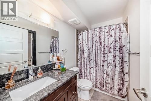 16 Skyview Shores Gardens Ne, Calgary, AB - Indoor Photo Showing Bathroom