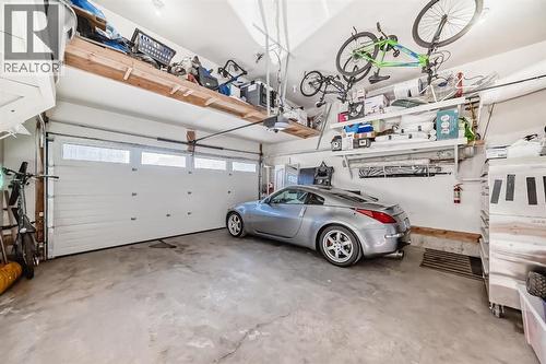 16 Skyview Shores Gardens Ne, Calgary, AB - Indoor Photo Showing Garage