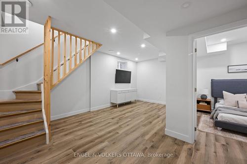 22 Harvard Avenue, Ottawa, ON - Indoor