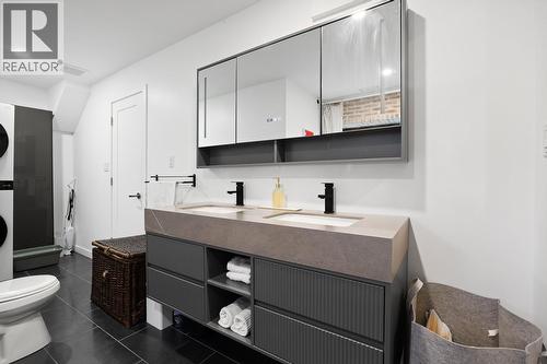 Double vanity sink - 1632 Griffiths Place, West Kelowna, BC - Indoor Photo Showing Bathroom