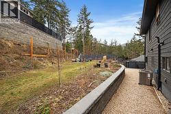 Tons of yard space for play, gardening or recreation - 