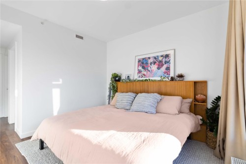308-369 Tyee Rd, Victoria, BC - Indoor Photo Showing Bedroom
