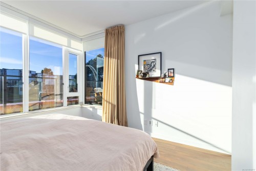 308-369 Tyee Rd, Victoria, BC - Indoor Photo Showing Bedroom