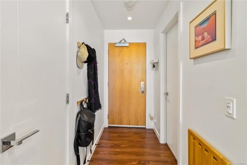 308-369 Tyee Rd, Victoria, BC - Indoor Photo Showing Other Room