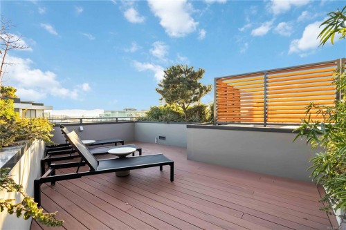 308-369 Tyee Rd, Victoria, BC - Outdoor