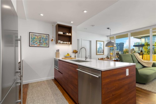 308-369 Tyee Rd, Victoria, BC - Indoor Photo Showing Kitchen With Upgraded Kitchen