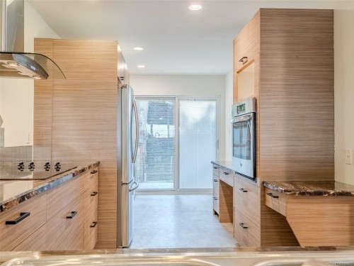 5997/6001 Hammond Bay Rd, Nanaimo, BC - Indoor Photo Showing Kitchen