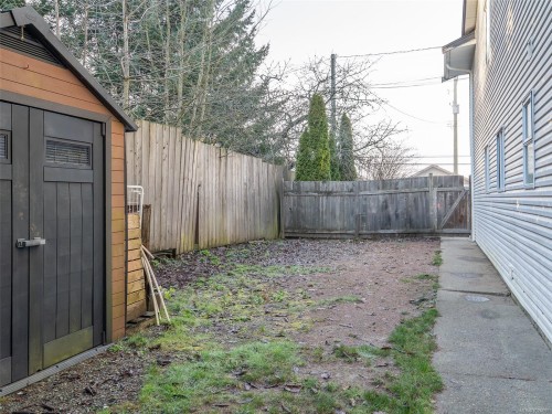 5997/6001 Hammond Bay Rd, Nanaimo, BC - Outdoor