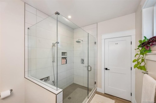 168 Edgewood Dr, Lake Cowichan, BC 