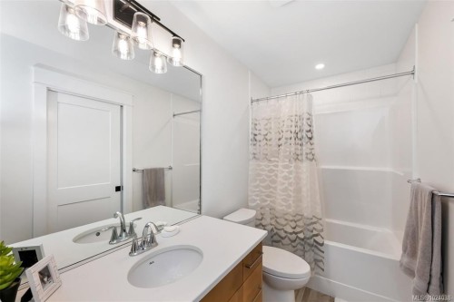 168 Edgewood Dr, Lake Cowichan, BC 