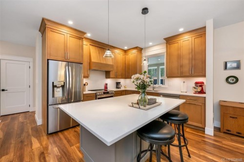 168 Edgewood Dr, Lake Cowichan, BC 