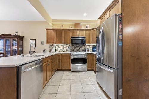 3-4610 20 Street, Vernon, BC - Indoor Photo Showing Kitchen With Double Sink With Upgraded Kitchen
