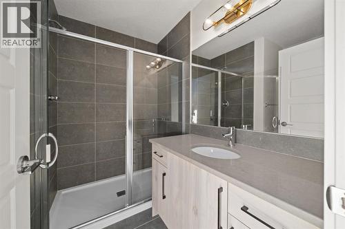 25 Sora Gate Se, Calgary, AB - Indoor Photo Showing Bathroom