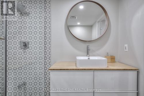 710 - 75 Weldrick Road E, Richmond Hill, ON - Indoor Photo Showing Bathroom