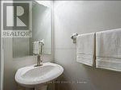 19 Callander Crescent, New Tecumseth, ON - Indoor Photo Showing Bathroom