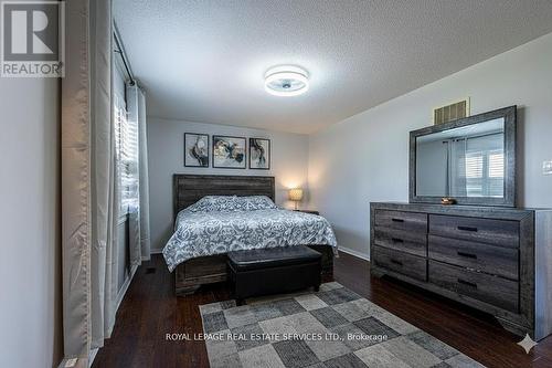 19 Callander Crescent, New Tecumseth, ON - Indoor Photo Showing Bedroom