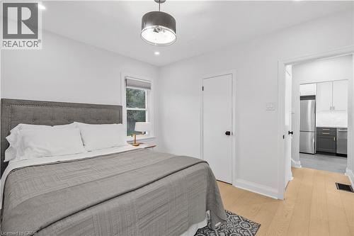 9 Admiral Road, St. Catharines, ON - Indoor Photo Showing Bedroom