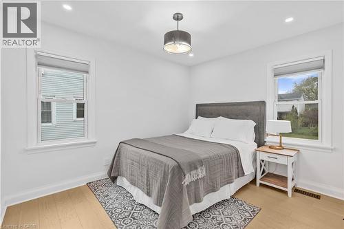 9 Admiral Road, St. Catharines, ON - Indoor Photo Showing Bedroom