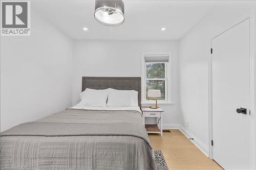 9 Admiral Road, St. Catharines, ON - Indoor Photo Showing Bedroom