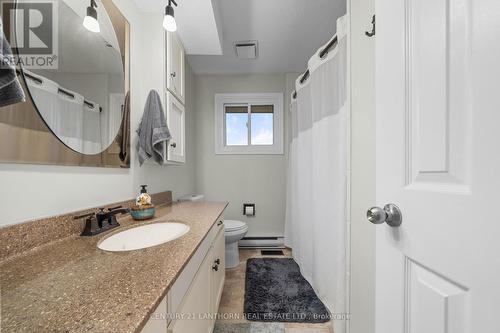 212 Main Street, Deseronto (Deseronto (Town)), ON - Indoor Photo Showing Bathroom