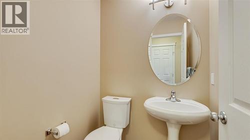 157 Bridleridge View Sw, Calgary, AB - Indoor Photo Showing Bathroom