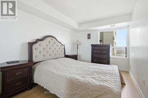 1501 - 11 Townsgate Drive, Vaughan, ON - Indoor Photo Showing Bedroom