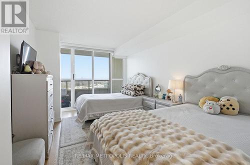 1501 - 11 Townsgate Drive, Vaughan, ON - Indoor Photo Showing Bedroom