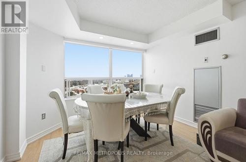 1501 - 11 Townsgate Drive, Vaughan, ON - Indoor Photo Showing Dining Room
