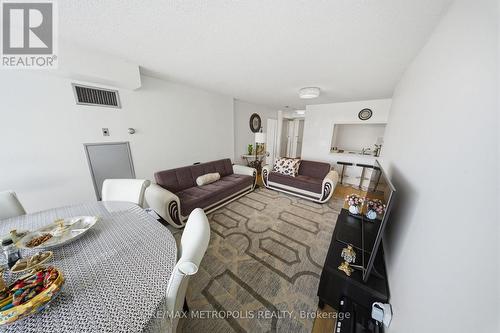 1501 - 11 Townsgate Drive, Vaughan, ON - Indoor Photo Showing Bedroom