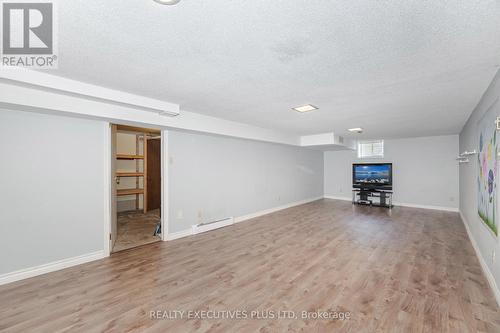 Family Room - 112 Tecumseth Pines Drive, New Tecumseth, ON - Indoor