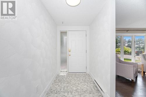 Foyer - 112 Tecumseth Pines Drive, New Tecumseth, ON - Indoor Photo Showing Other Room
