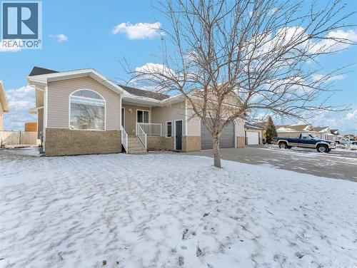 122 Redcliff Way Sw, Redcliff, AB - Outdoor