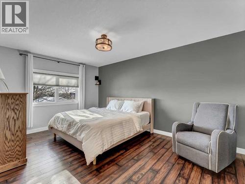 122 Redcliff Way Sw, Redcliff, AB - Indoor Photo Showing Bedroom