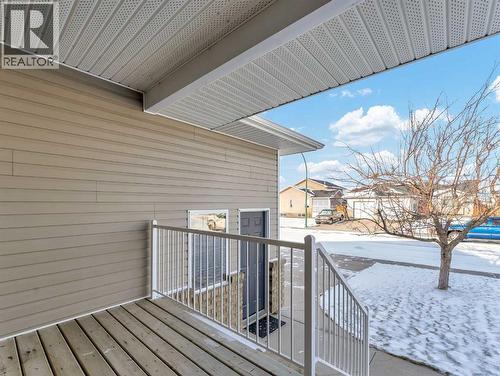 122 Redcliff Way Sw, Redcliff, AB - Outdoor With Deck Patio Veranda With Exterior