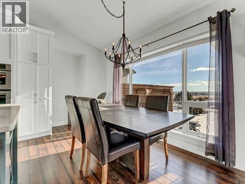 122 Redcliff Way Sw, Redcliff, AB - Indoor Photo Showing Dining Room