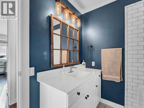 122 Redcliff Way Sw, Redcliff, AB - Indoor Photo Showing Other Room