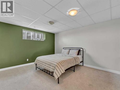 122 Redcliff Way Sw, Redcliff, AB - Indoor Photo Showing Bedroom