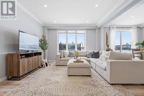 31 Miranda Path, Woolwich, ON - Indoor Photo Showing Living Room