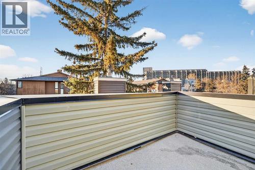 211, 25 Glamis Green Sw, Calgary, AB - Outdoor