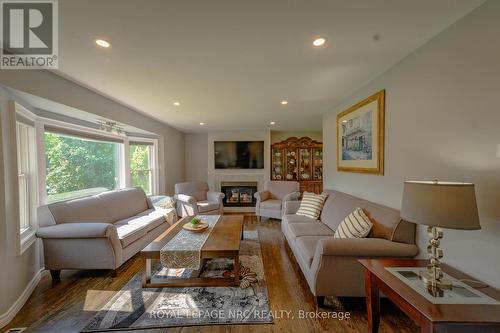 146 Four Mile Creek Road, Niagara-On-The-Lake (St. Davids), ON - Indoor Photo Showing Living Room With Fireplace
