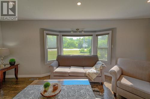 146 Four Mile Creek Road, Niagara-On-The-Lake (St. Davids), ON - Indoor Photo Showing Living Room