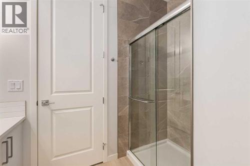29 Marmot Passage Nw, Calgary, AB - Indoor Photo Showing Bathroom
