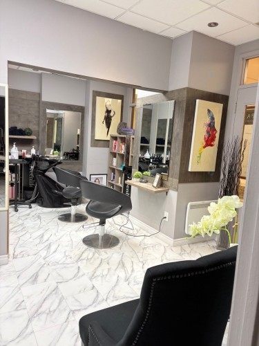 Commerce - 107-4055 Rue Ste-Catherine O., Westmount, QC - Indoor