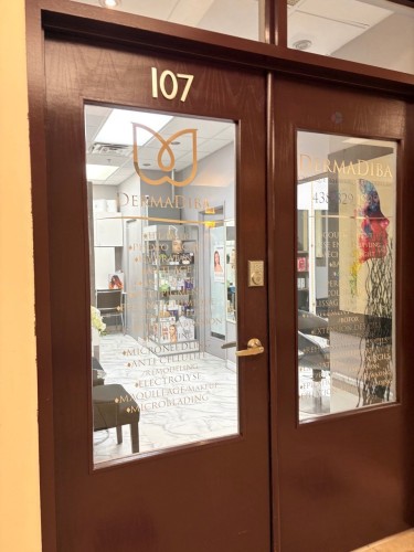 Commerce - 107-4055 Rue Ste-Catherine O., Westmount, QC - Indoor Photo Showing Other Room