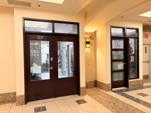 Commerce - 107-4055 Rue Ste-Catherine O., Westmount, QC - Indoor Photo Showing Other Room