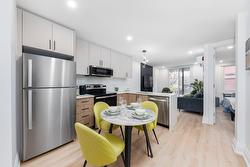 2-4801 Av. Lacombe  Montréal (Côte-Des-Neiges/Notre-Dame-De-Grâce), QC H3W 1R6
