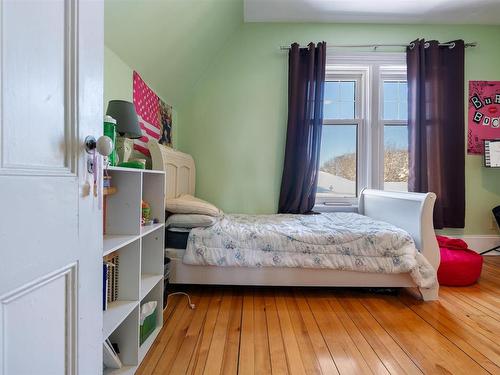 251 Victoria Street E, Amherst, NS 